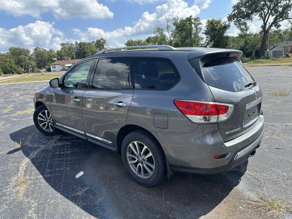 2015 Nissan Pathfinder Image 5