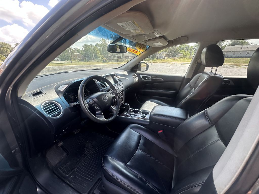 2015 Nissan Pathfinder Image 9