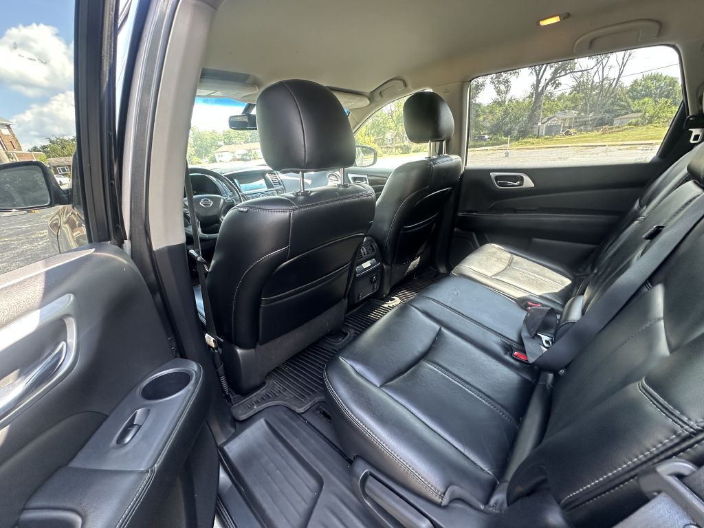 2015 Nissan Pathfinder Image 10