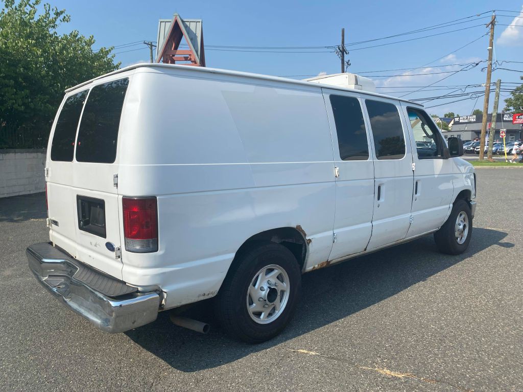 2008 Ford Econoline Image 2