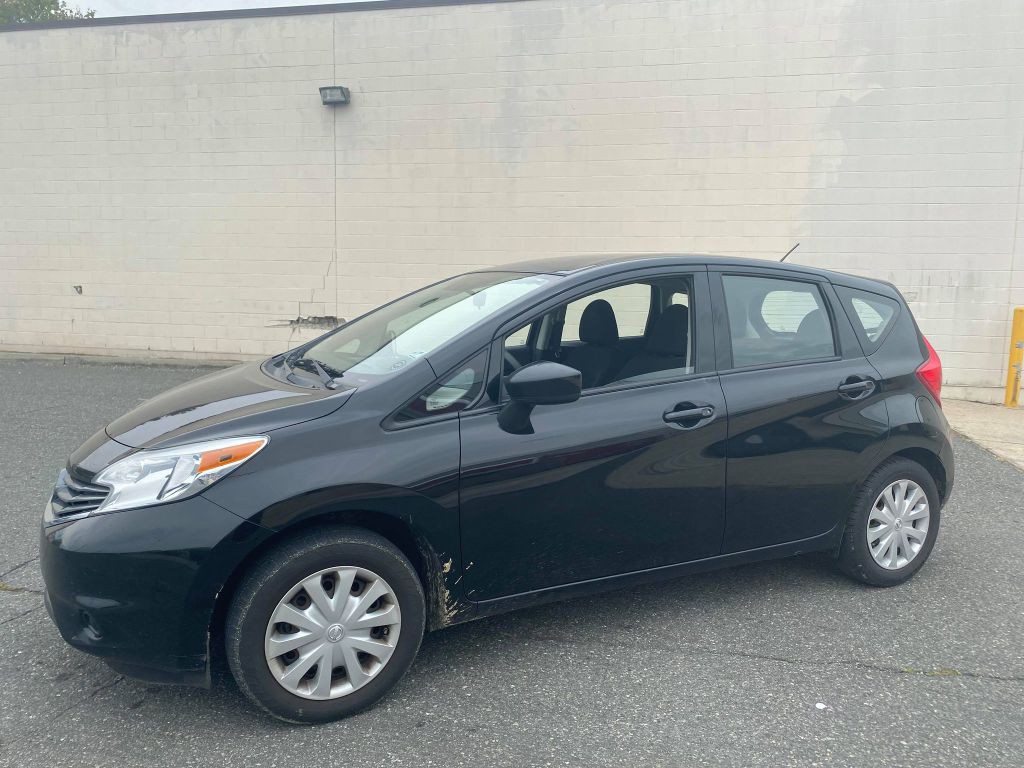 2015 Nissan Versa Image 2