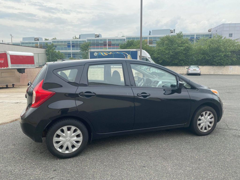 2015 Nissan Versa Image 5