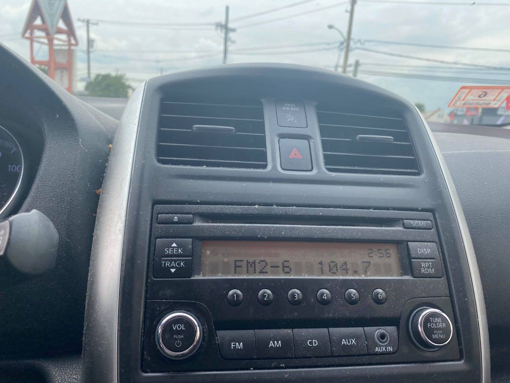 2015 Nissan Versa Image 9