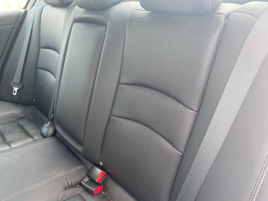 2008 Mercedes-Benz C-Class Image 2