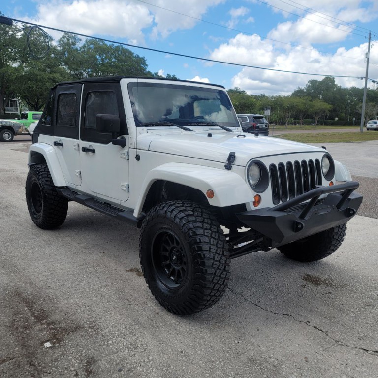 2011 Jeep Wrangler Unlimited Image 3