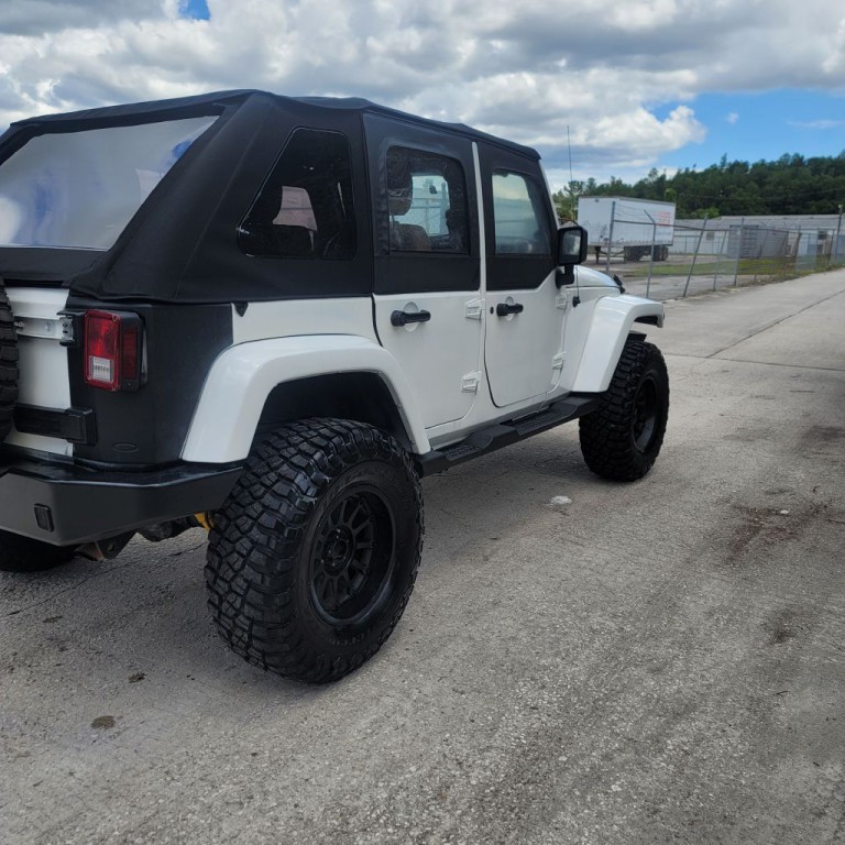 2011 Jeep Wrangler Unlimited Image 8