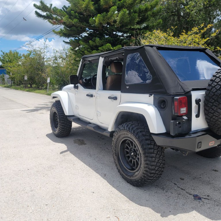 2011 Jeep Wrangler Unlimited Image 11