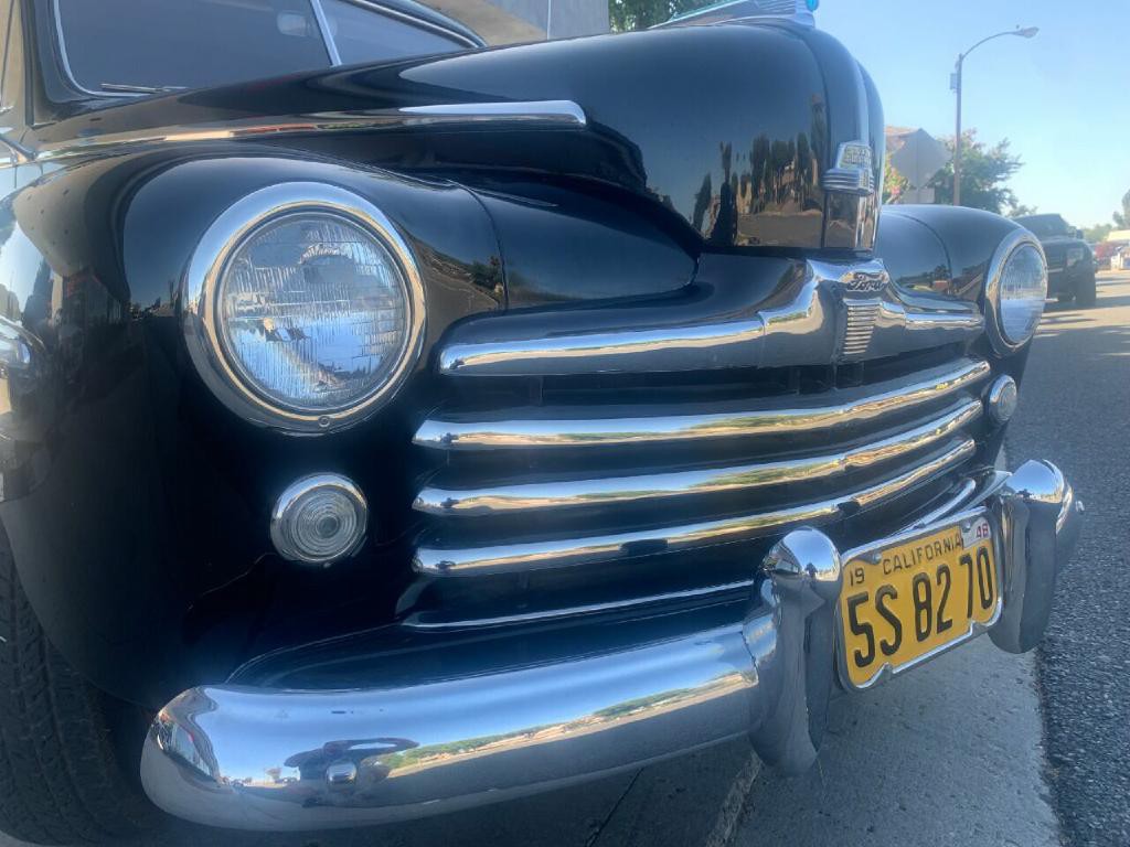 1948 Ford Deluxe Image 8