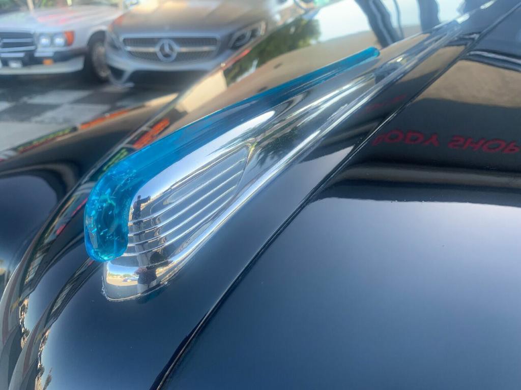 1948 Ford Deluxe Image 10