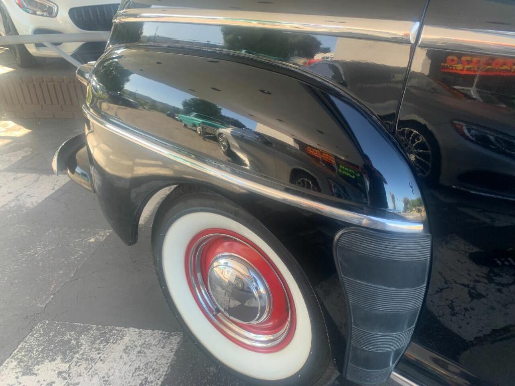 1948 Ford Deluxe Image 12