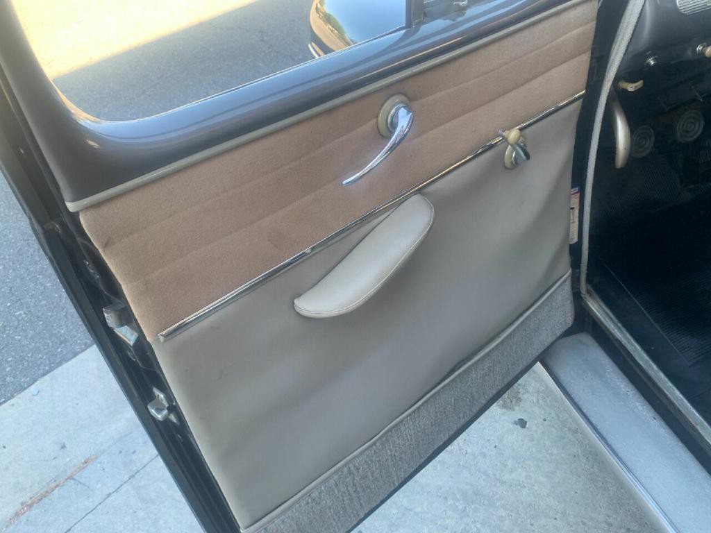 1948 Ford Deluxe Image 14