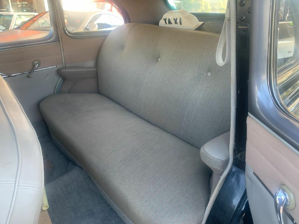 1948 Ford Deluxe Image 16