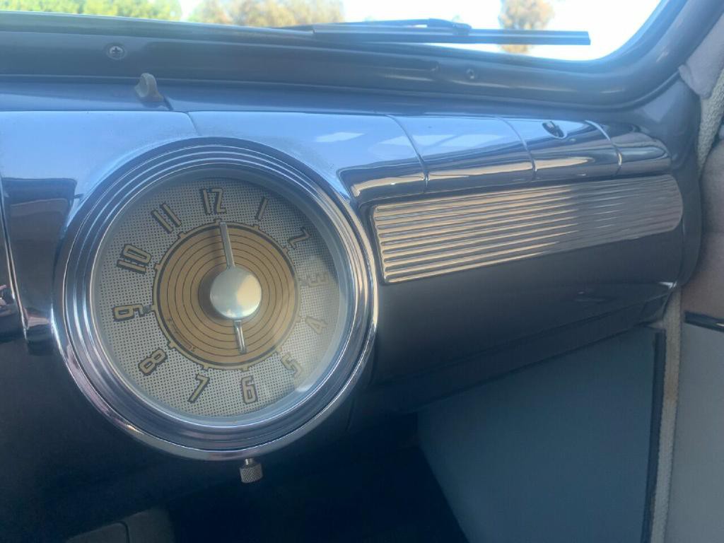 1948 Ford Deluxe Image 21