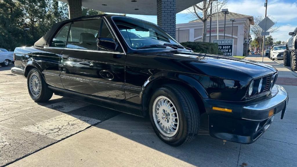 1987 BMW 3 Series Image 4
