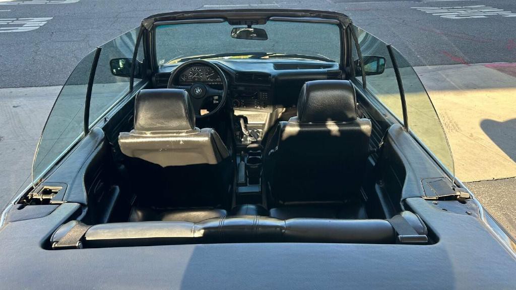 1987 BMW 3 Series Image 8