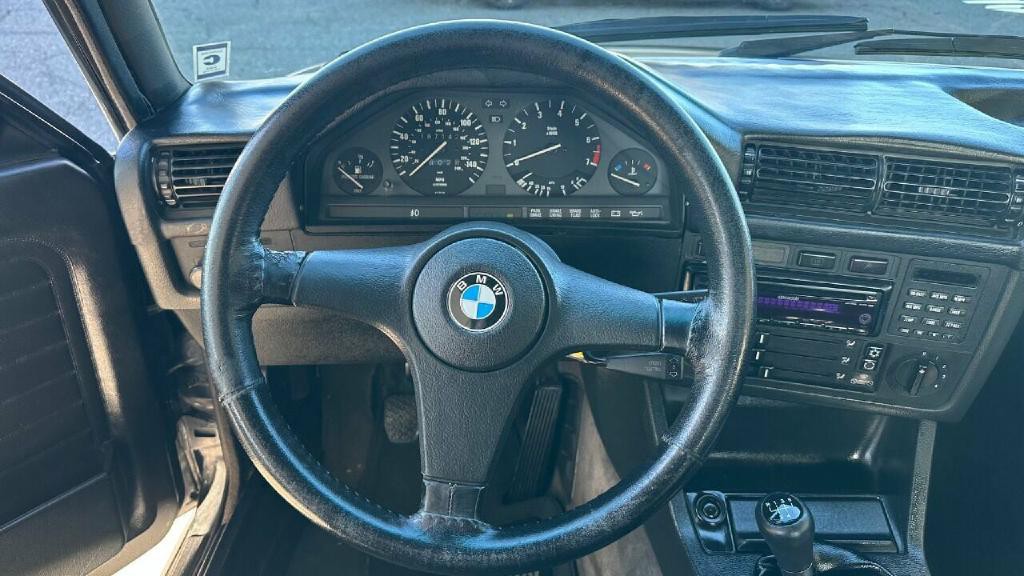 1987 BMW 3 Series Image 14
