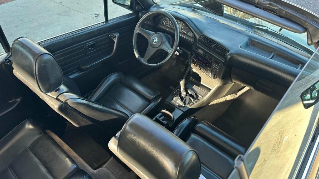 1987 BMW 3 Series Image 18