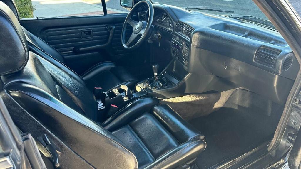 1987 BMW 3 Series Image 20