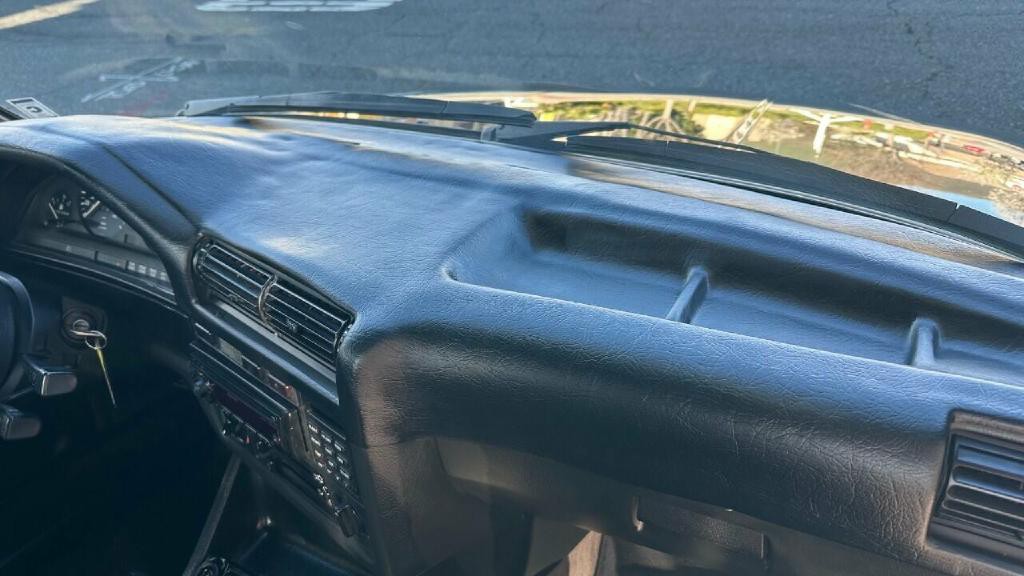 1987 BMW 3 Series Image 21