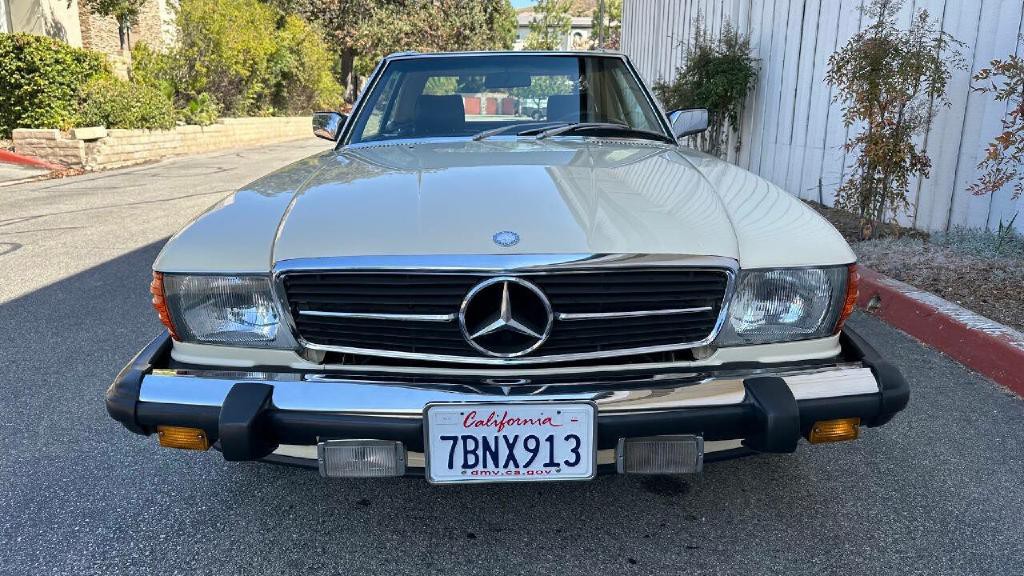 1983 Mercedes-Benz 380-Class Image 2