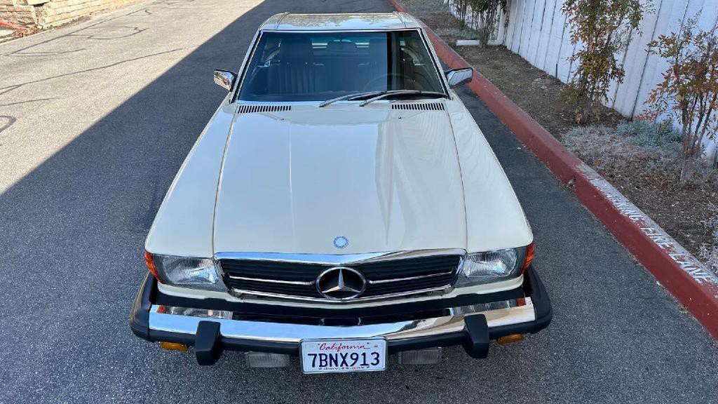 1983 Mercedes-Benz 380-Class Image 4