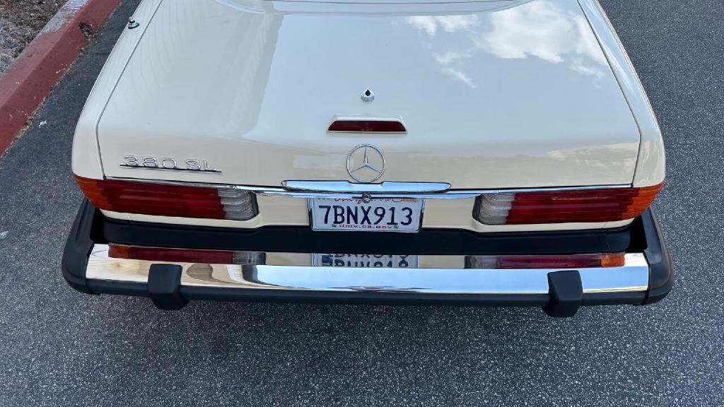 1983 Mercedes-Benz 380-Class Image 9