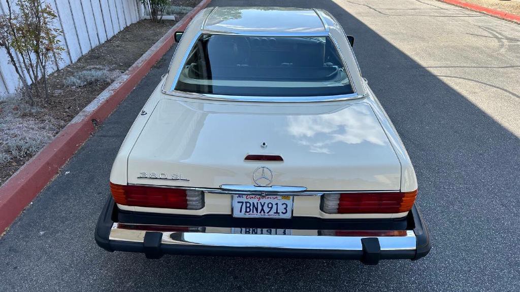 1983 Mercedes-Benz 380-Class Image 10