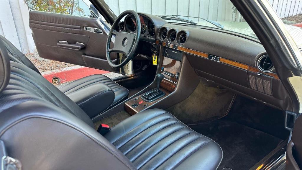 1983 Mercedes-Benz 380-Class Image 17