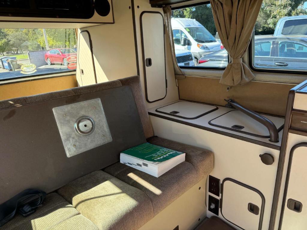 1986 Volkswagen Vanagon Image 21