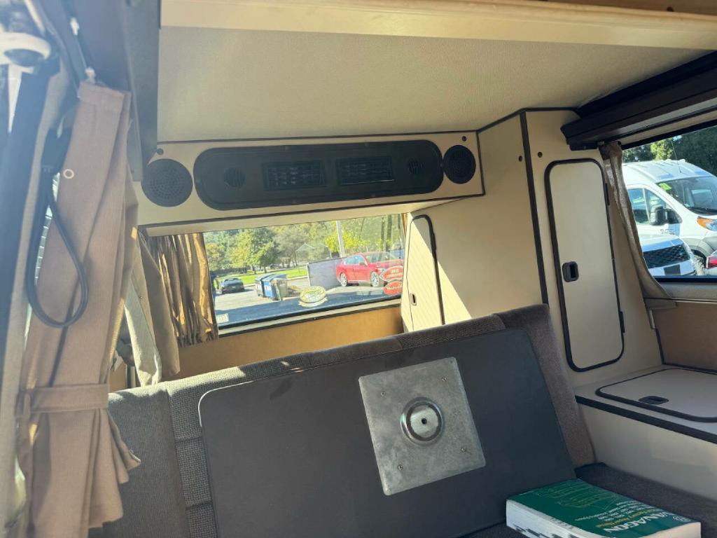 1986 Volkswagen Vanagon Image 22