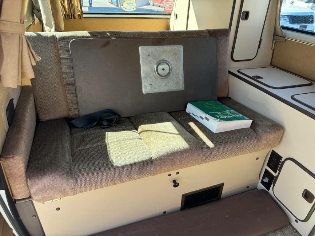 1986 Volkswagen Vanagon Image 23