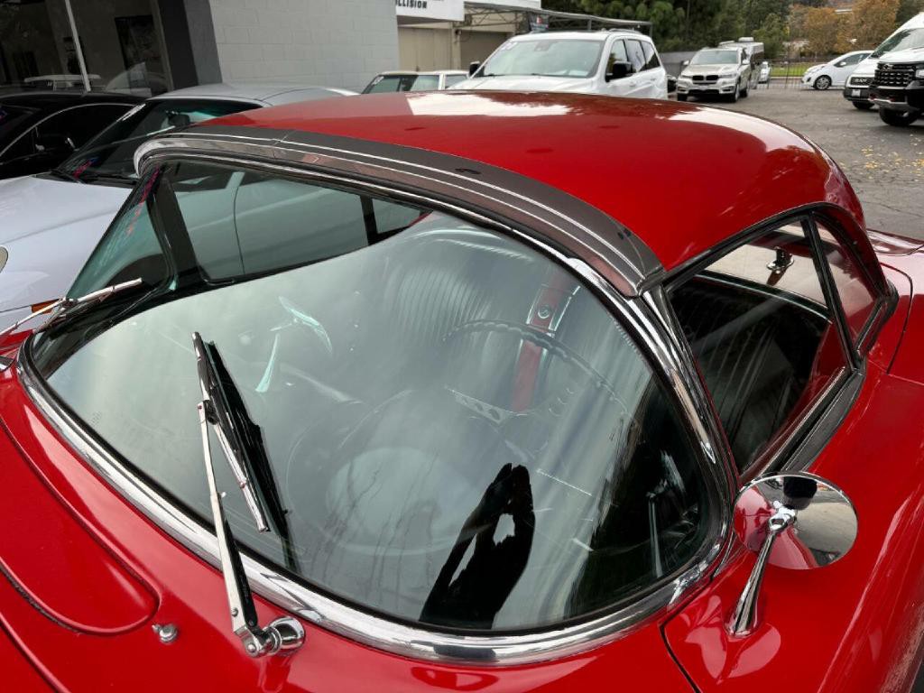 1962 Chevrolet Corvette Image 21