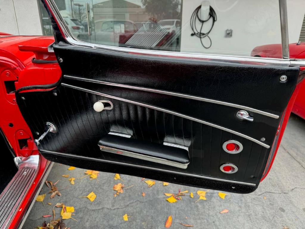 1962 Chevrolet Corvette Image 32