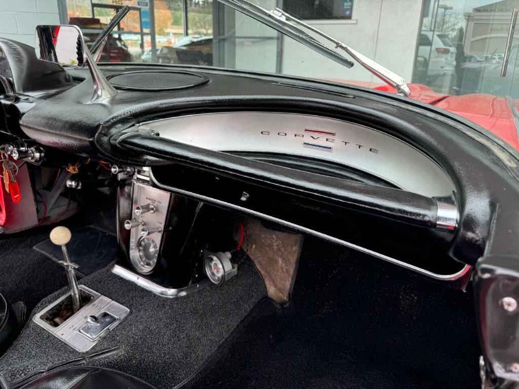 1962 Chevrolet Corvette Image 34