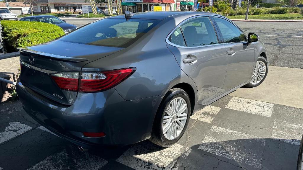 2015 Lexus ES 350 Image 4