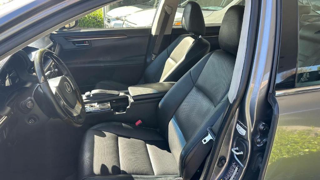 2015 Lexus ES 350 Image 8