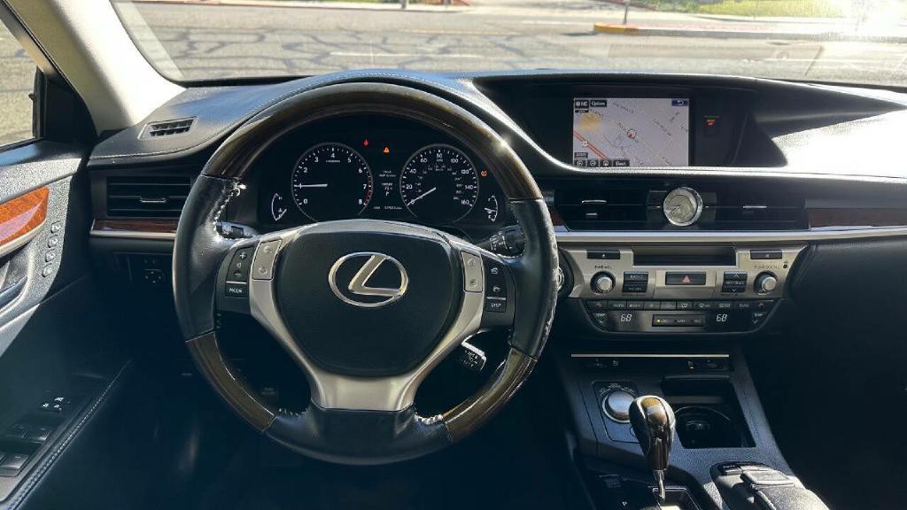 2015 Lexus ES 350 Image 10