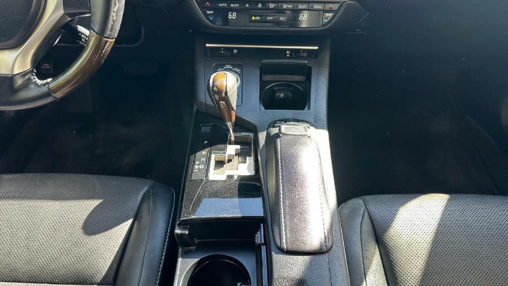 2015 Lexus ES 350 Image 12