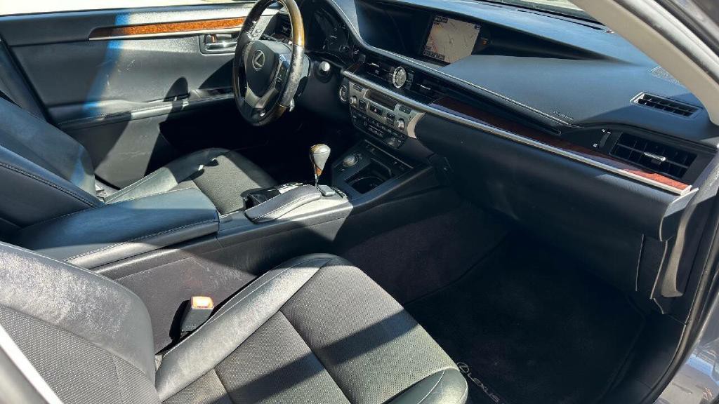 2015 Lexus ES 350 Image 14