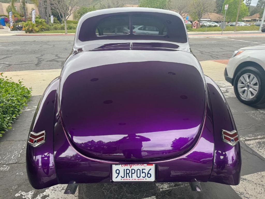 1940 Ford Coupe Image 12