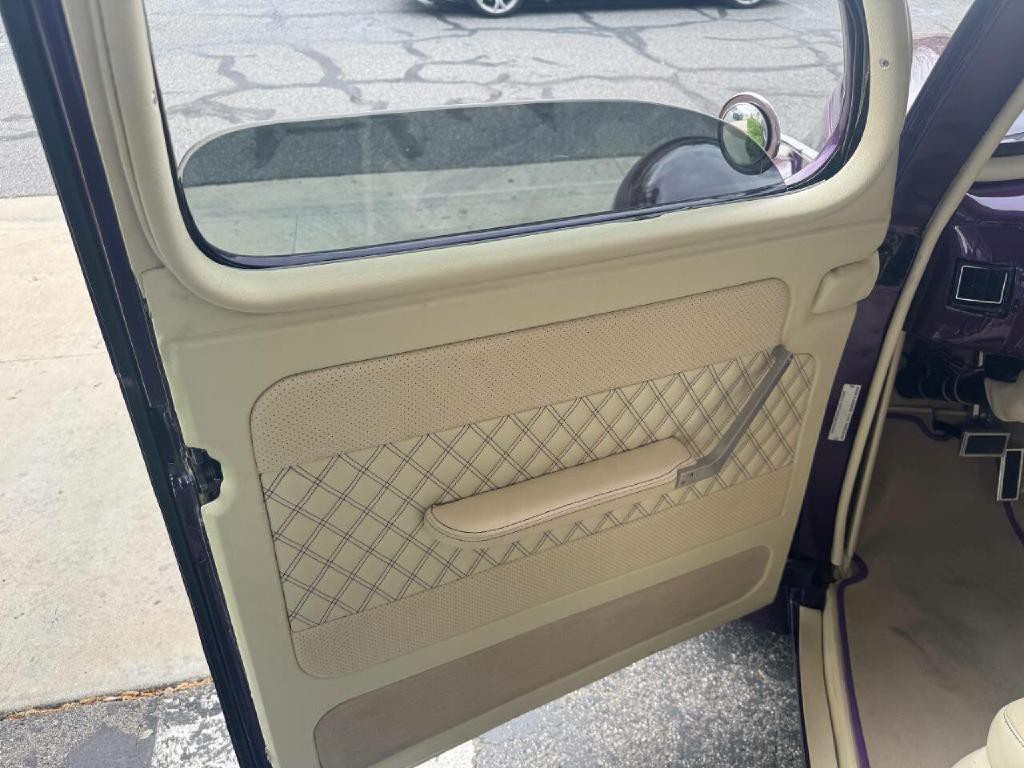 1940 Ford Coupe Image 13