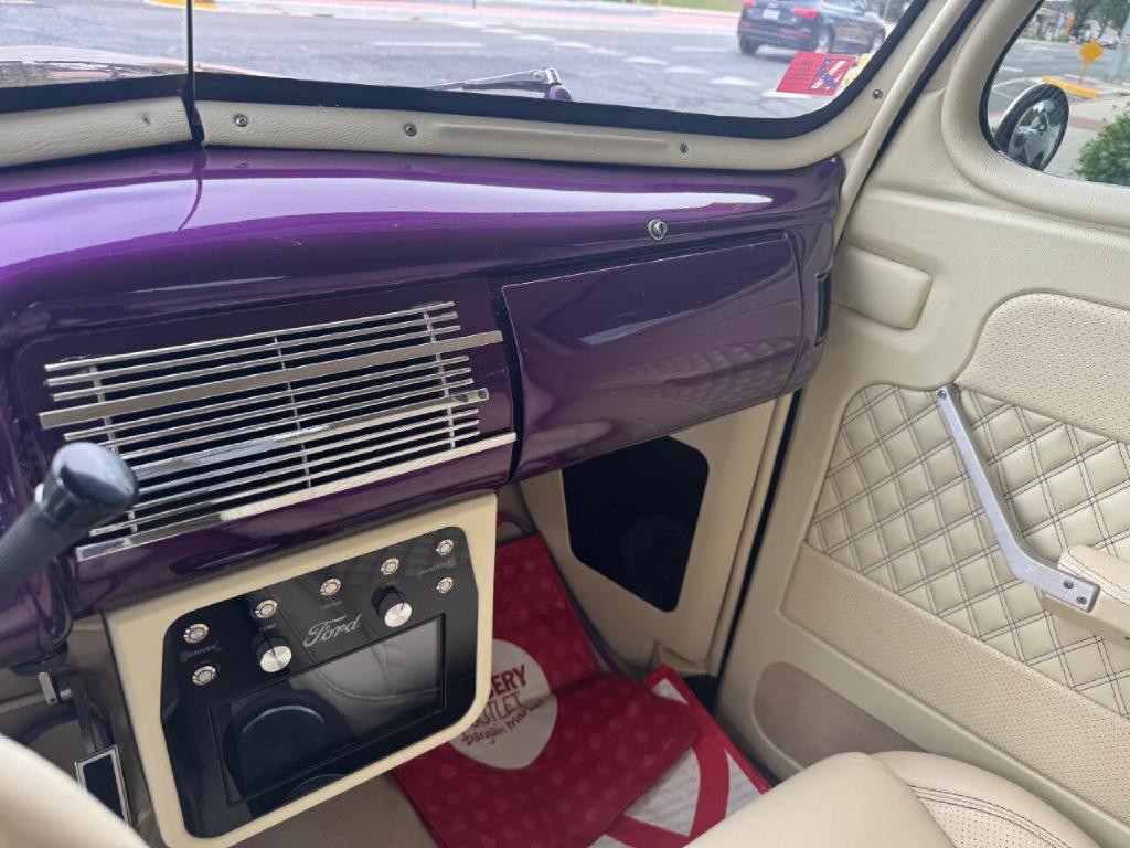 1940 Ford Coupe Image 17