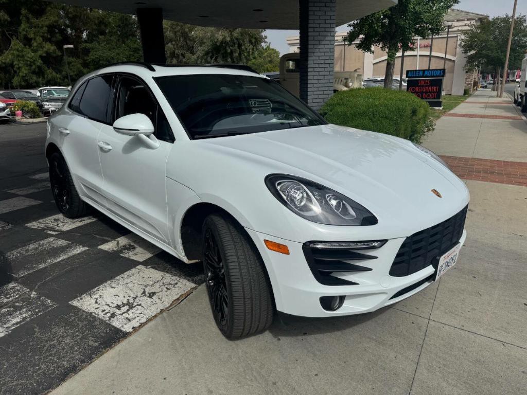 2018 Porsche Macan Image 2