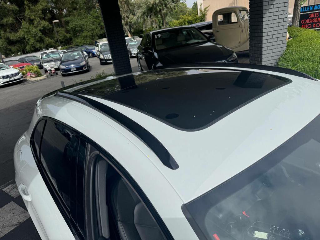 2018 Porsche Macan Image 8