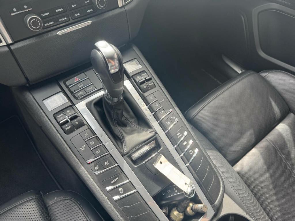 2018 Porsche Macan Image 15