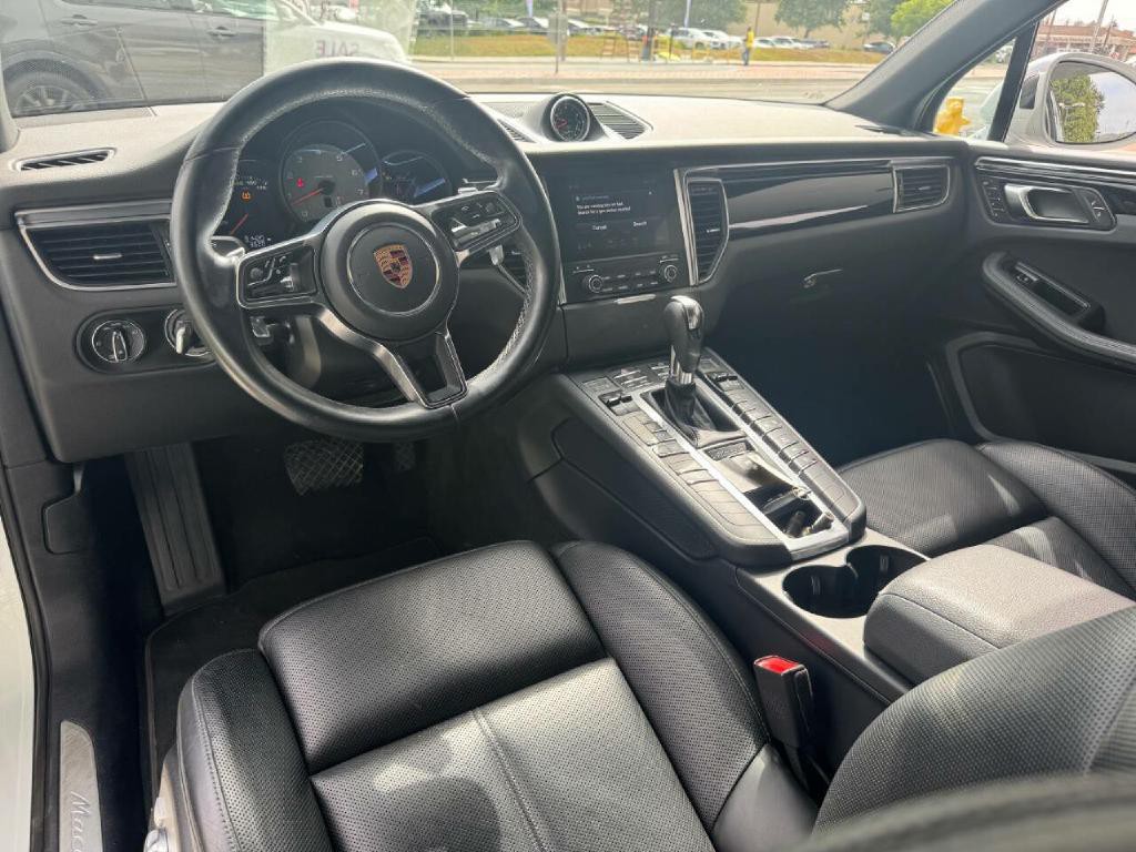 2018 Porsche Macan Image 17