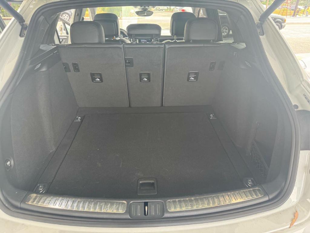 2018 Porsche Macan Image 18