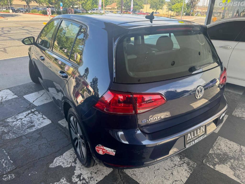 2016 Volkswagen Golf Image 4
