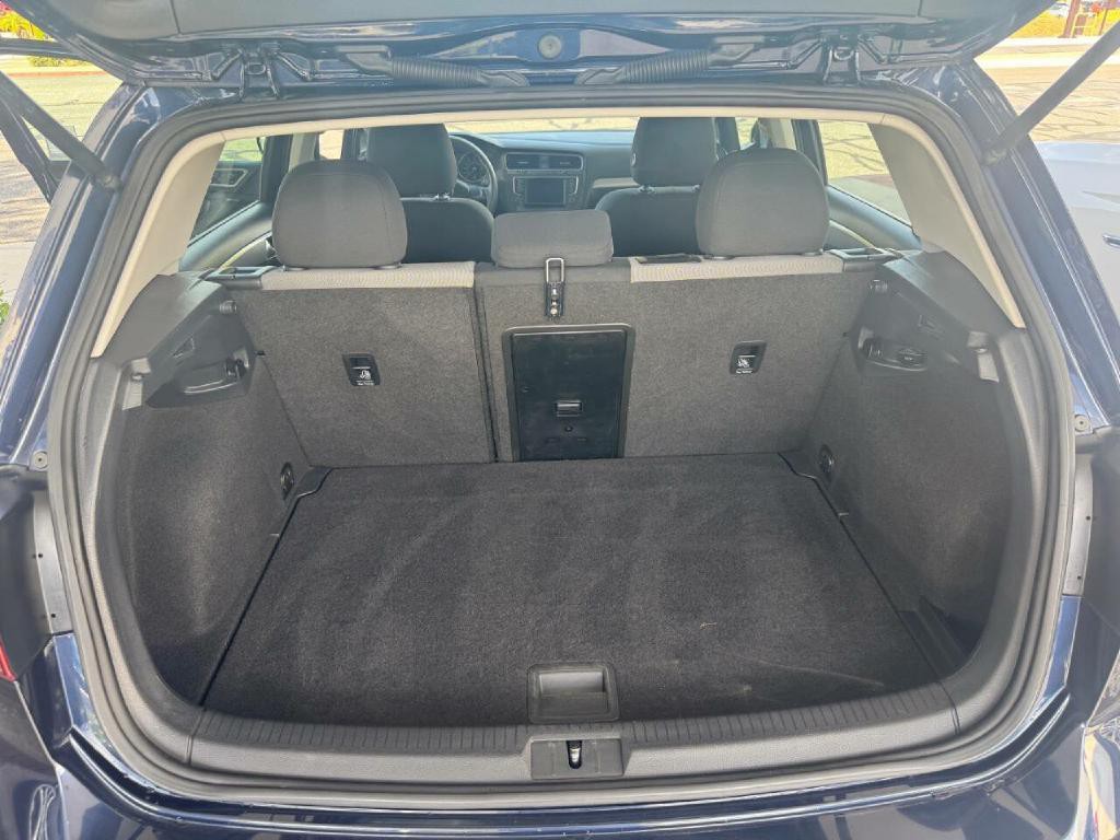 2016 Volkswagen Golf Image 18