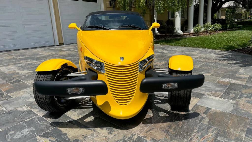 2002 Chrysler Prowler Image 2